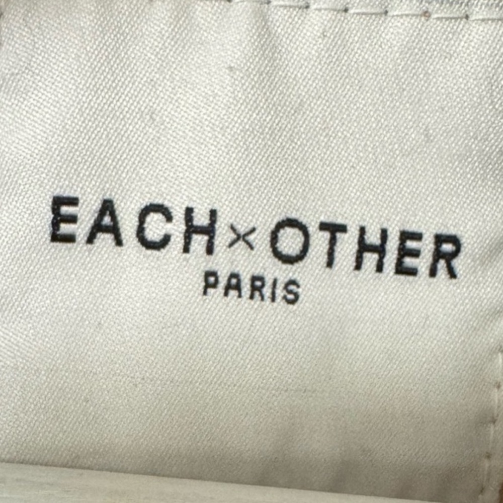 ✨EACH & OTHER✨ - Picture 3 of 4